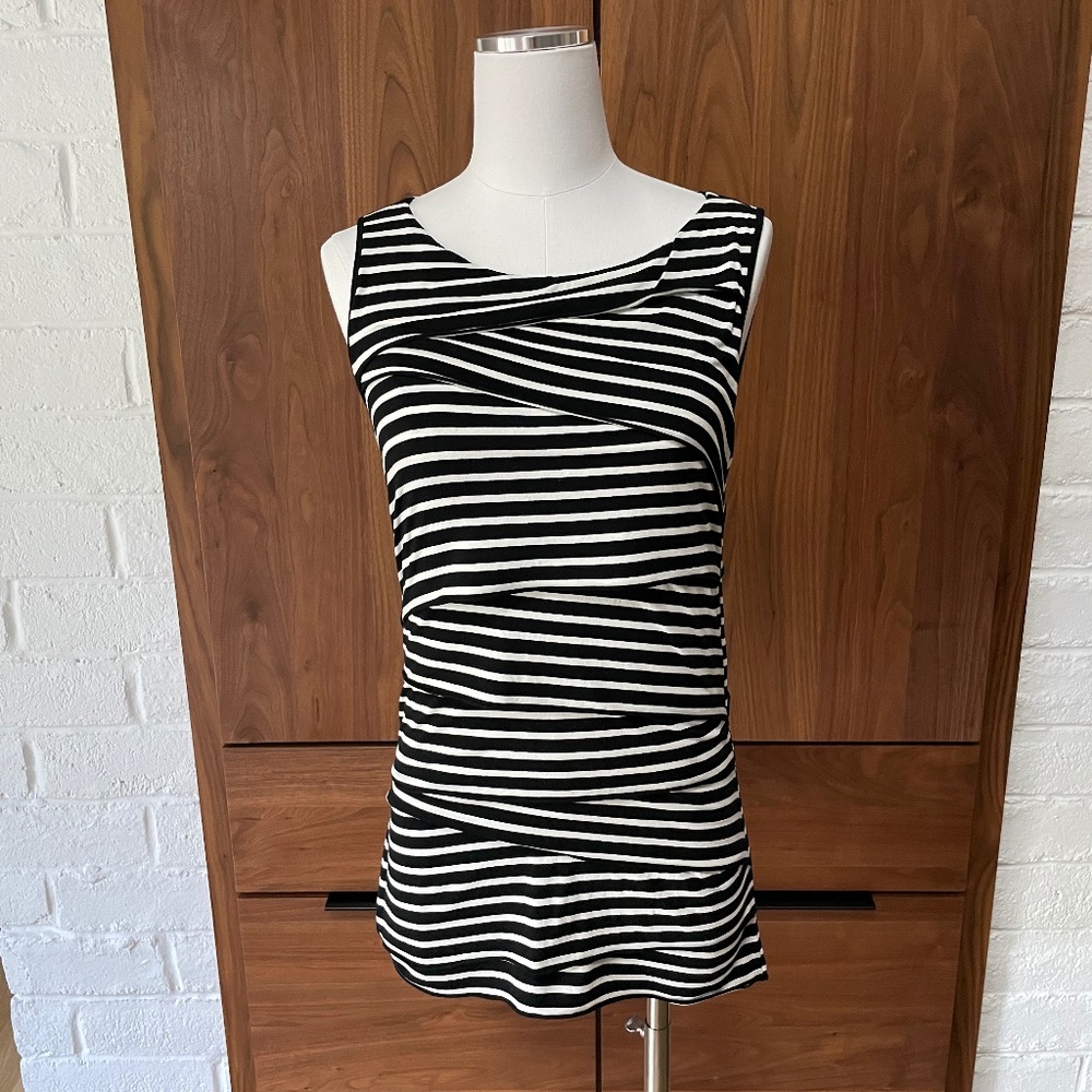 Vince Camuto - Black n White - layered tank top - Size Med